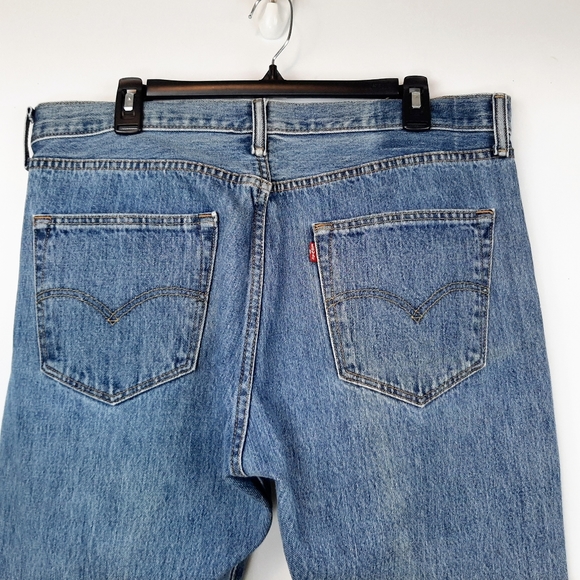 Levis 501 Men's Medium Wash Straight Leg Button Fly Blue Denim Jeans Size 36x29 - Picture 7 of 16